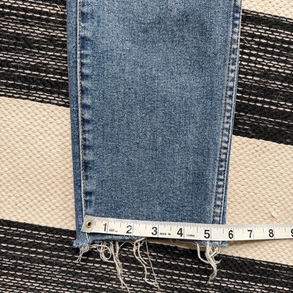 Kut from the Kloth Women's High Rise Reese Fab Ab Ankle Straight Leg Jean Size 2 - Picture 9 of 10